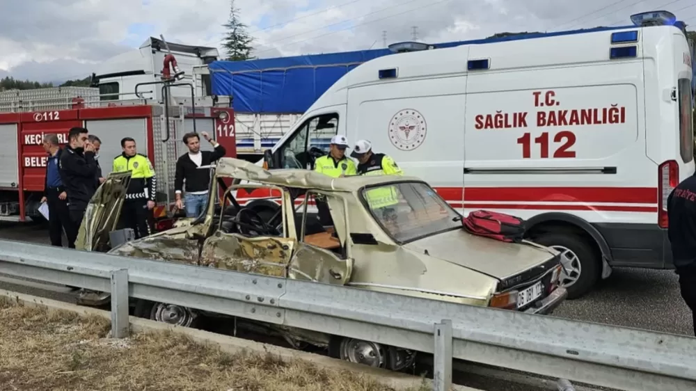 Komşuda Feci Kaza 2 Ölü 3 Yaralı 