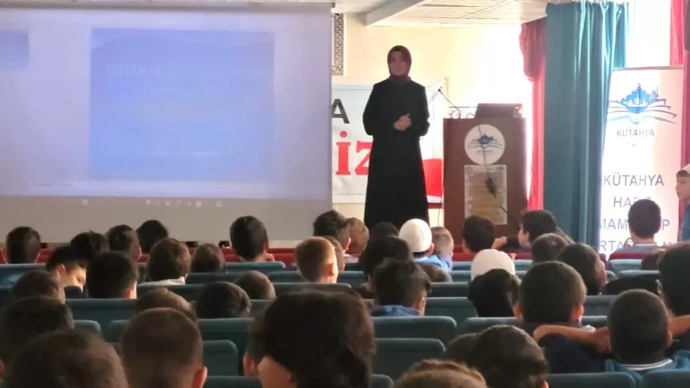 Kütahya'da "Kur’an-ı Kerim Rehberim, Çevremdekilere Hijyende Örneğim" kampanyası başladı