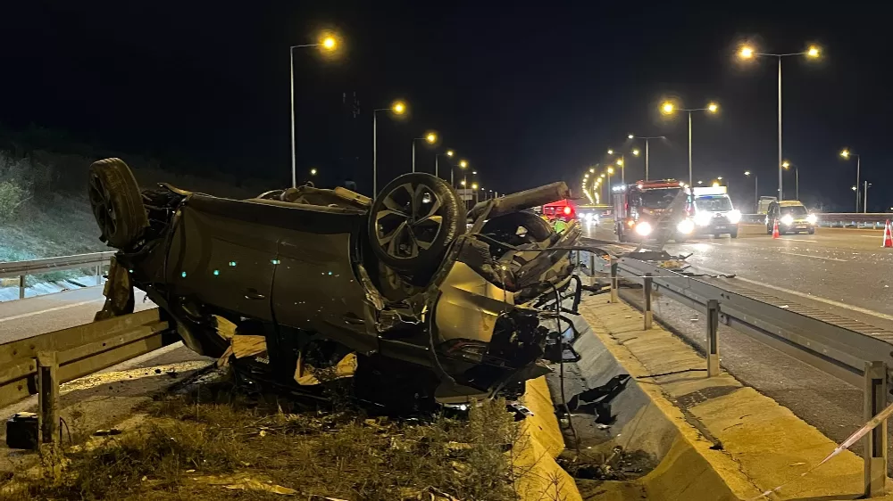 Kuzey Marmara otoyolu Kocaeli geçişinde meydana gelen kazada 2 kişi hayatın kaybetti, 5 kişi ise ağır yaralandı