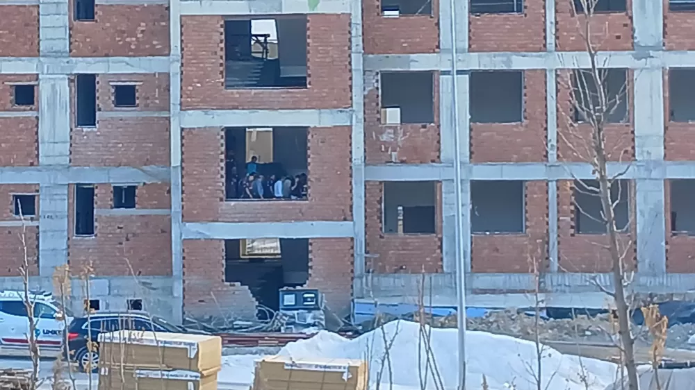  Malatya'da inşaatta kalıp çöktü: 2 işçi yaralandı