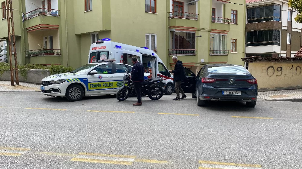  Motosiklet ile otomobil çarpıştı: 1 yaralı