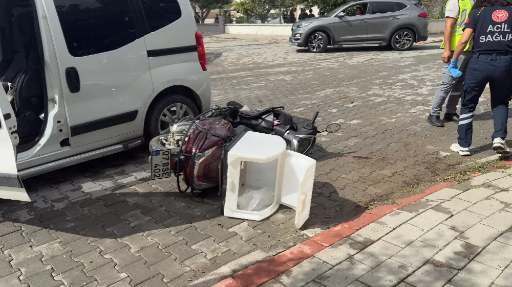 Motosikletle hafif ticari araç çarpıştı: 1 yaralı