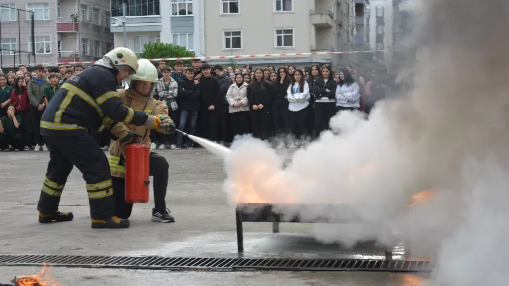 Ordu'da öğrencilere deprem ve yangınla mücadele eğitimi