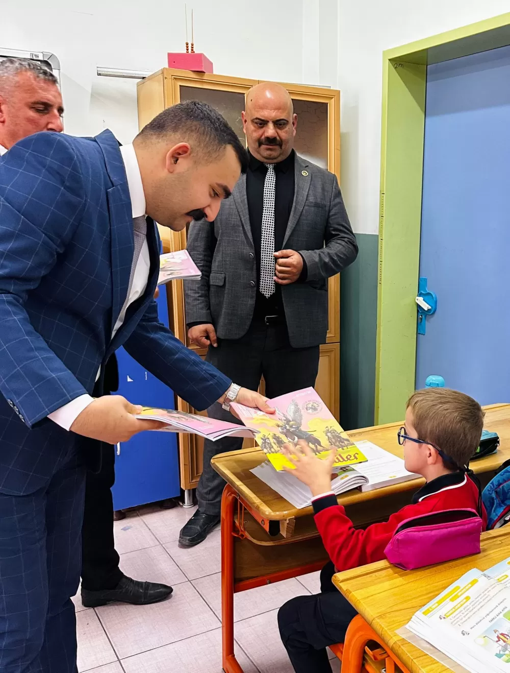 Kutadgu Bilig Dergisi ile kültürel bilinç gelişiyor Burdur Ülkü Ocakları’ndan anlamlı hediye