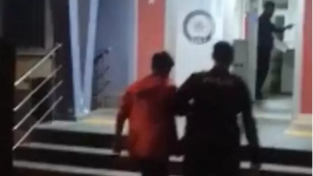 Park malzemelerine zarar veren çocuk yakalandı