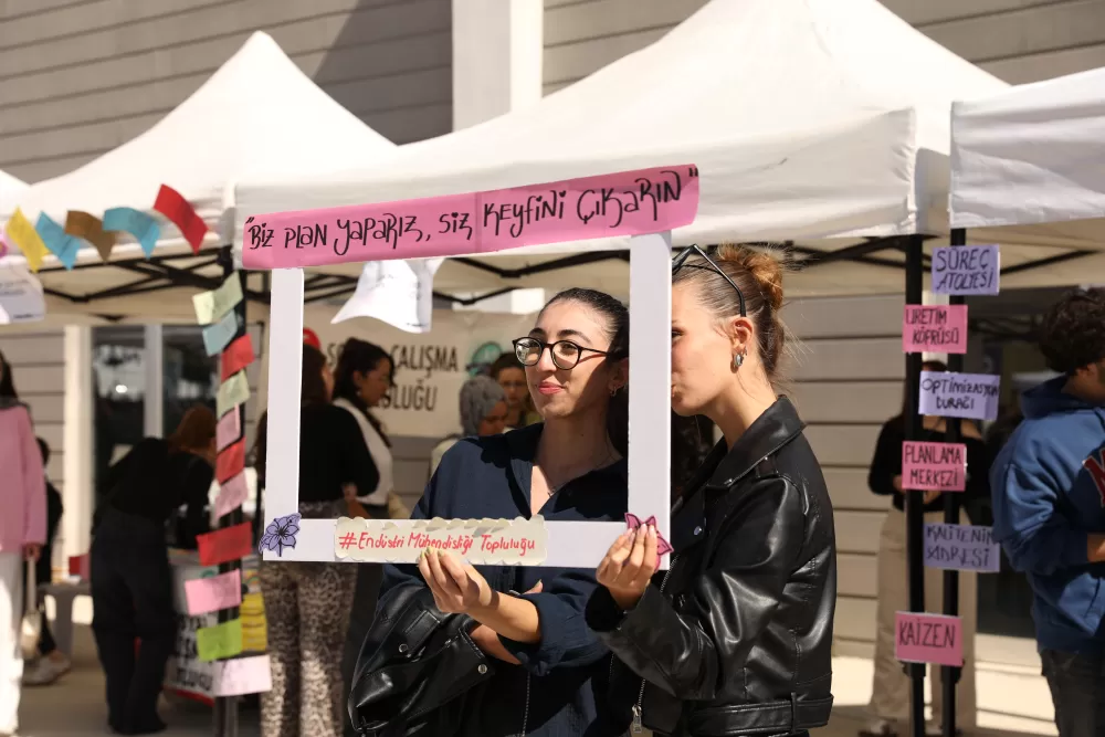 MAKÜ’de sonbahar şenliği coşkusu! Kampüs renk cümbüşüne döndü