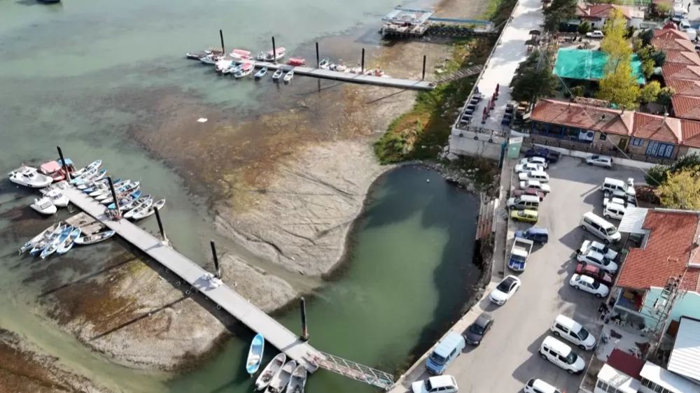  son yıllarda hızla su kaybeden Isparta  Eğirdir Gölü, hem balıkçılığı hem de tarımı olumsuz etkilemeye devam ediyor
