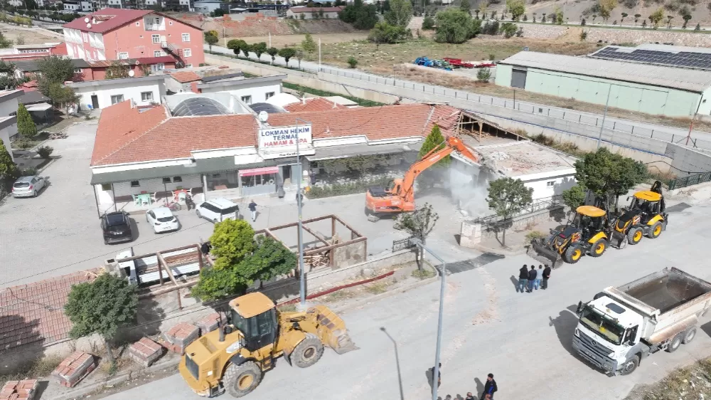 Sorgun Belediyesi kaçak yapıları yıkım çalışmalarını sürdürüyor