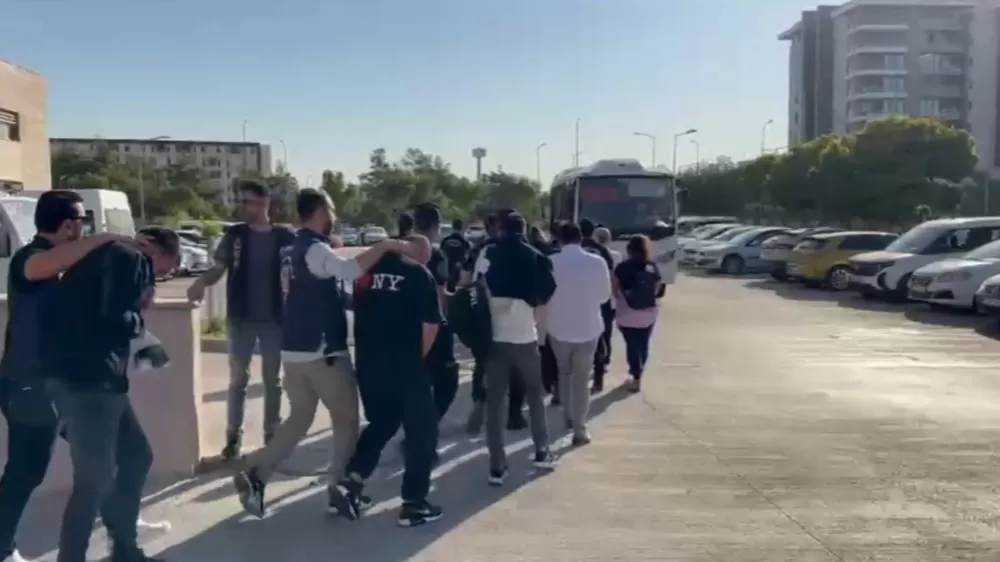 Sosyal medya üzerinden dolandırıcılığa Antalya merkezli 15 ilde operasyon: 40 gözaltı