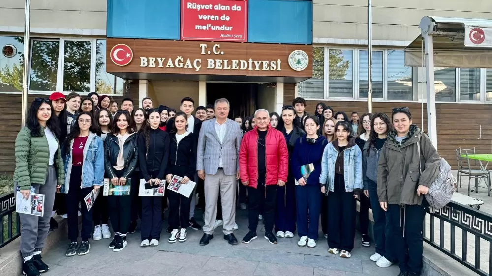 Üniversite öğrencileri Başkan Pütün'ün konuğu oldu