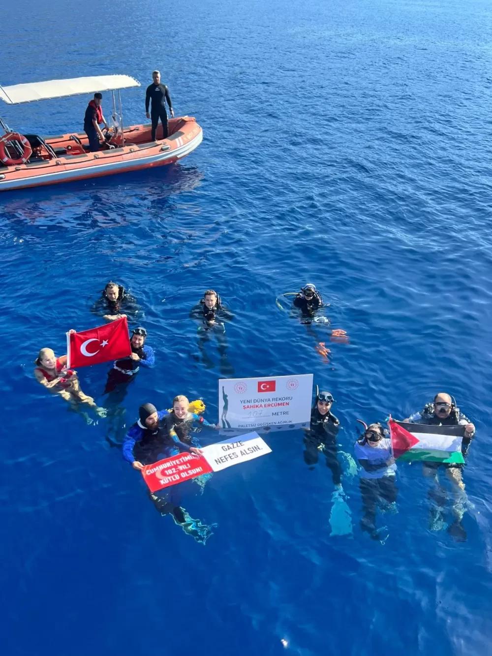 Şahika Ercümen 'Cumhuriyet' ve 'Gazze' için dünya rekoru kırdı