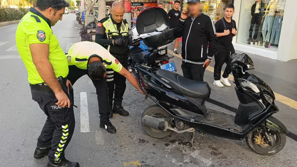 Antalya'da yayaya yol veren otomobile arkadan çaptı 41 bin 163 TL ceza yedi