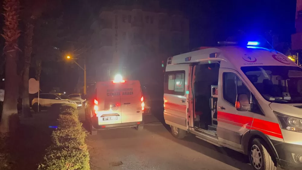 Alanya'da 5 katlı binada yangın1 kişi hayatını kaybetti