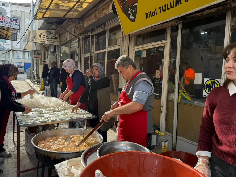CHP Bucak'tan Atatürk için hatim ve pişi etkinliği