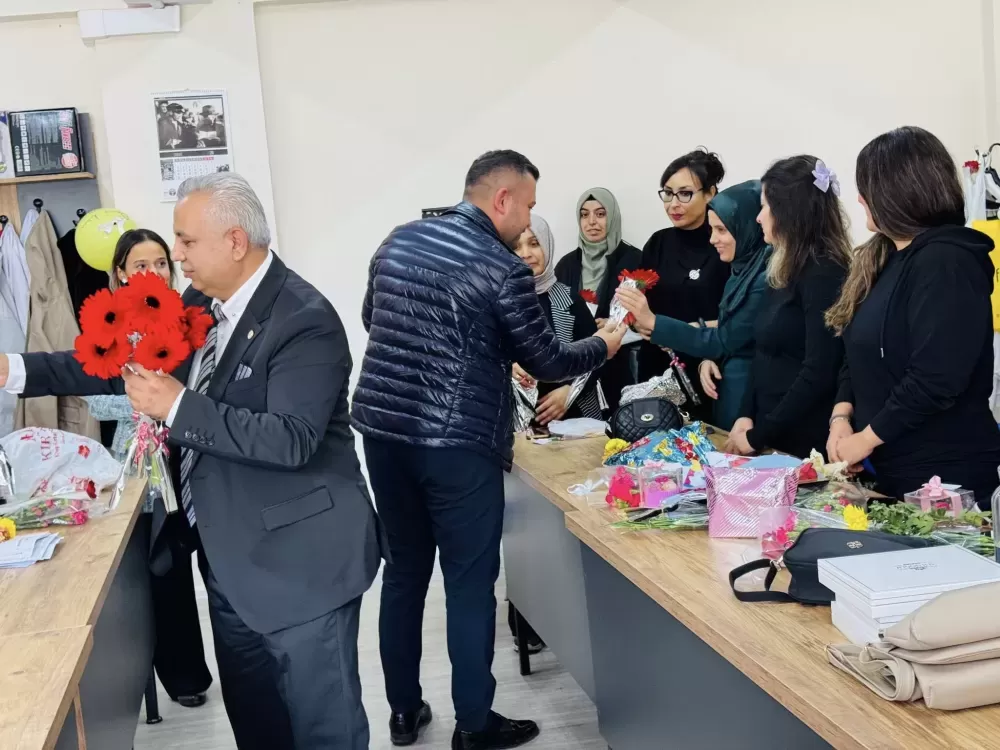 Başkan İlyas Delen’den 24 Kasım’da öğretmenlere ziyaret