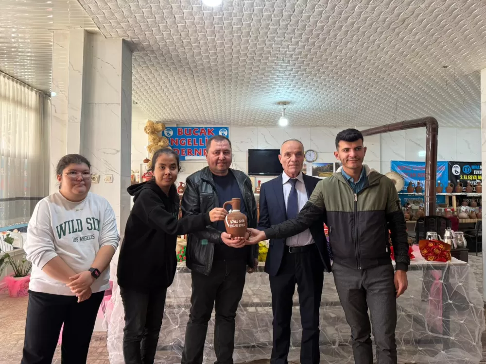 Engelliler Derneği’nden El Emeği Ürünler Sergisi Bucak'ta açıldı