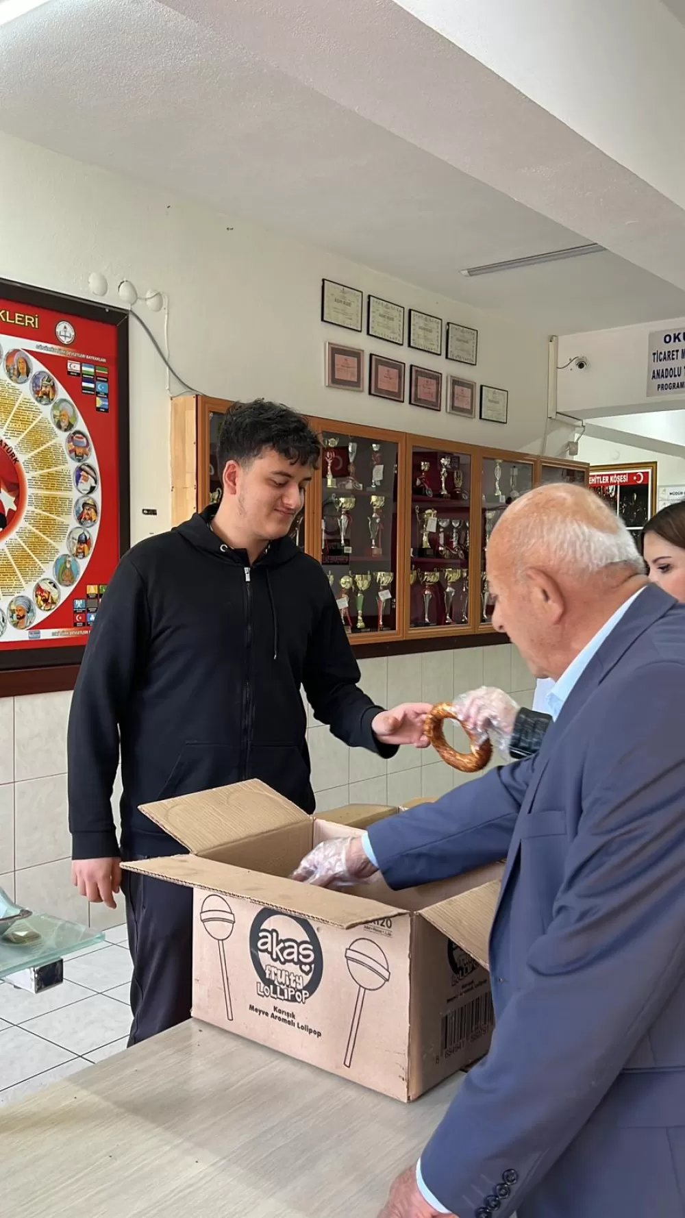 NTMTAL'de gelenek bozulmadı Simit etkinliği yapıldı