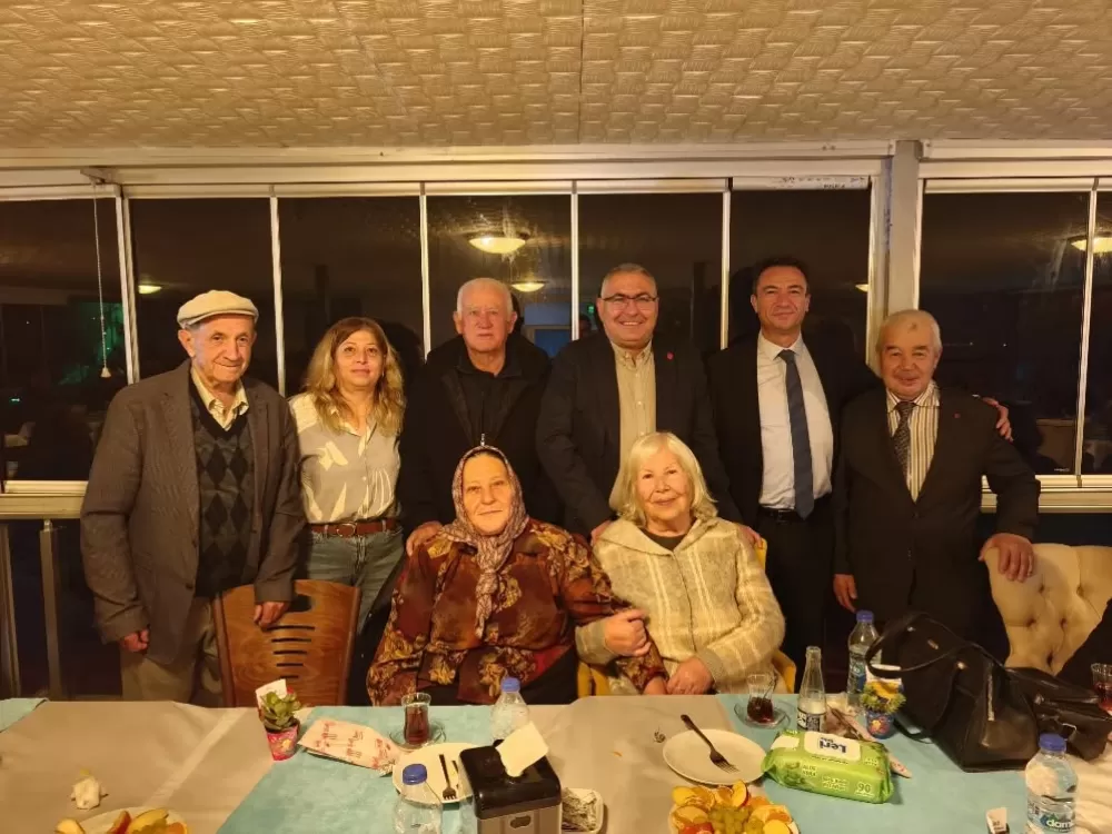 Başkan Okan Kurd, emekli öğretmenleri unutmadı! Anlamlı günde anlamlı buluşma