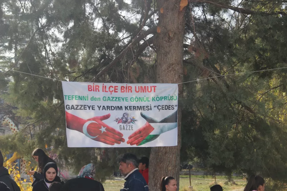 Tefenni Kaymakamı Deveci, 'Kardeşlik Köprüsü' kermesine katıldı