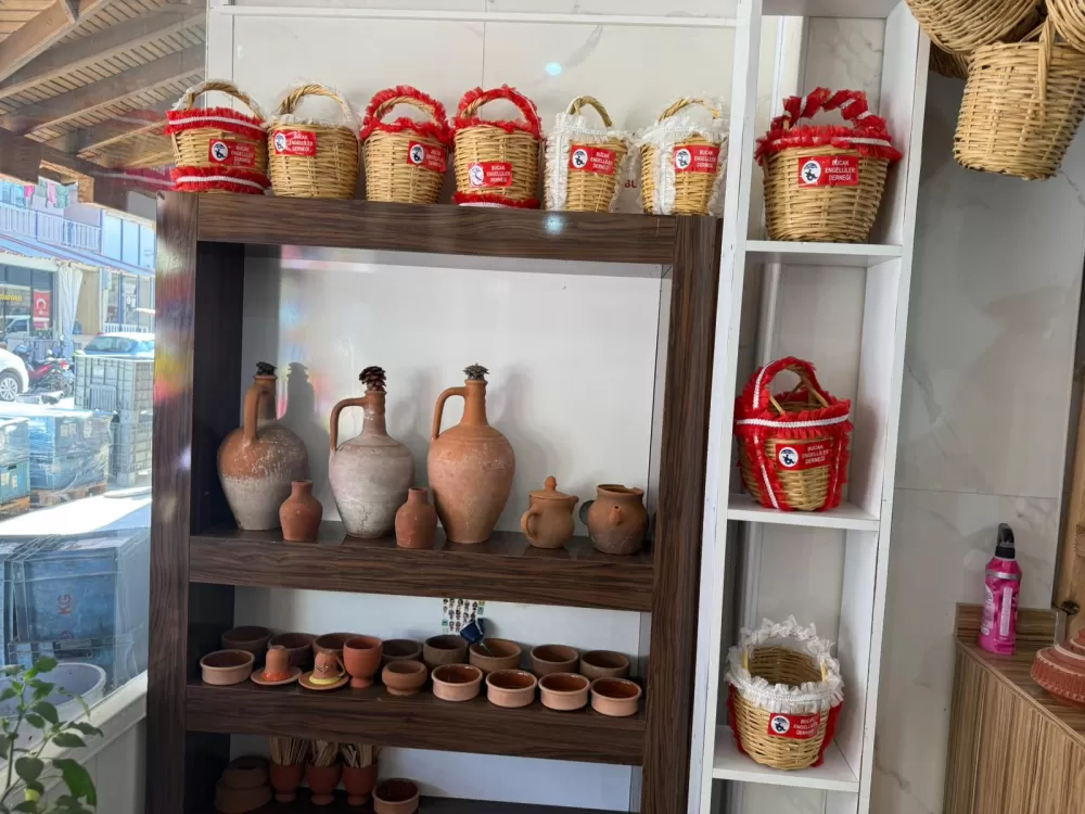 Engelliler Derneği’nden El Emeği Ürünler Sergisi Bucak'ta açıldı