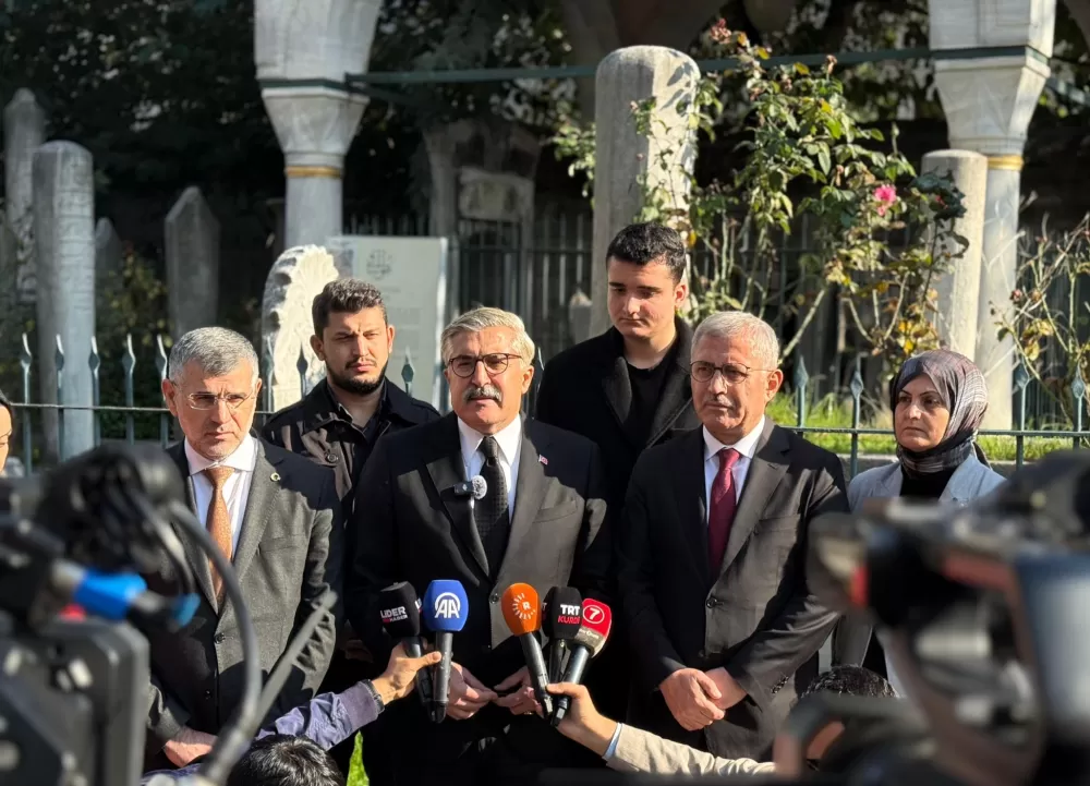 AK Parti'den Sezai Karakoç’a vefa Hüseyin Yayman’dan kabir ziyareti