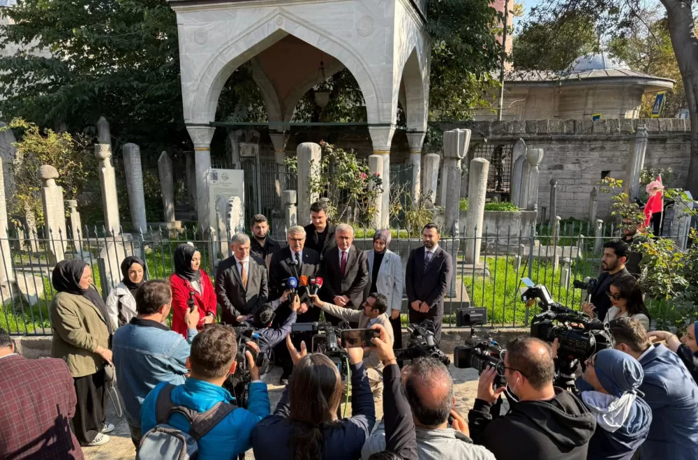 AK Parti'den Sezai Karakoç’a vefa Hüseyin Yayman’dan kabir ziyareti