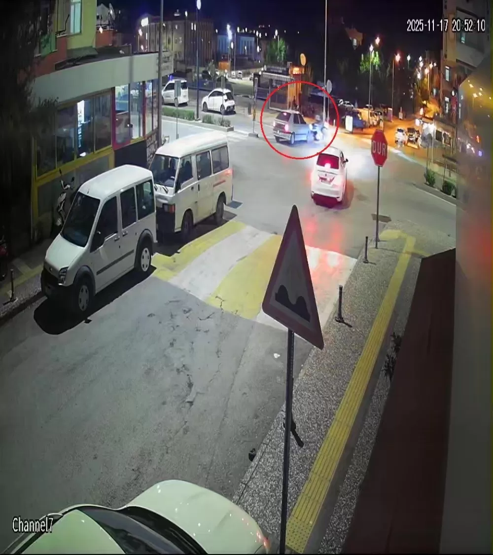 Motosikletli aracın üstünden takla atarak uçtu