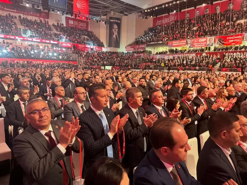 Burdur Belediye Başkanı Ali Orkun Ercengiz, kurultaya katıldı