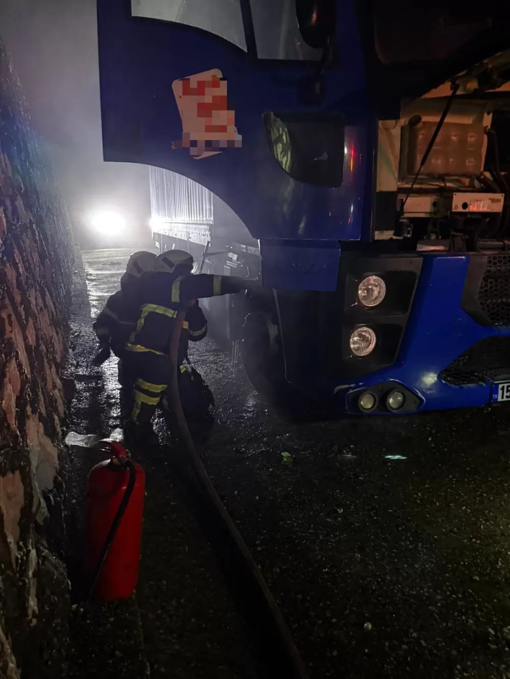 Bucak'ta kamyonda yangın çıktı Ekipler seferber oldu