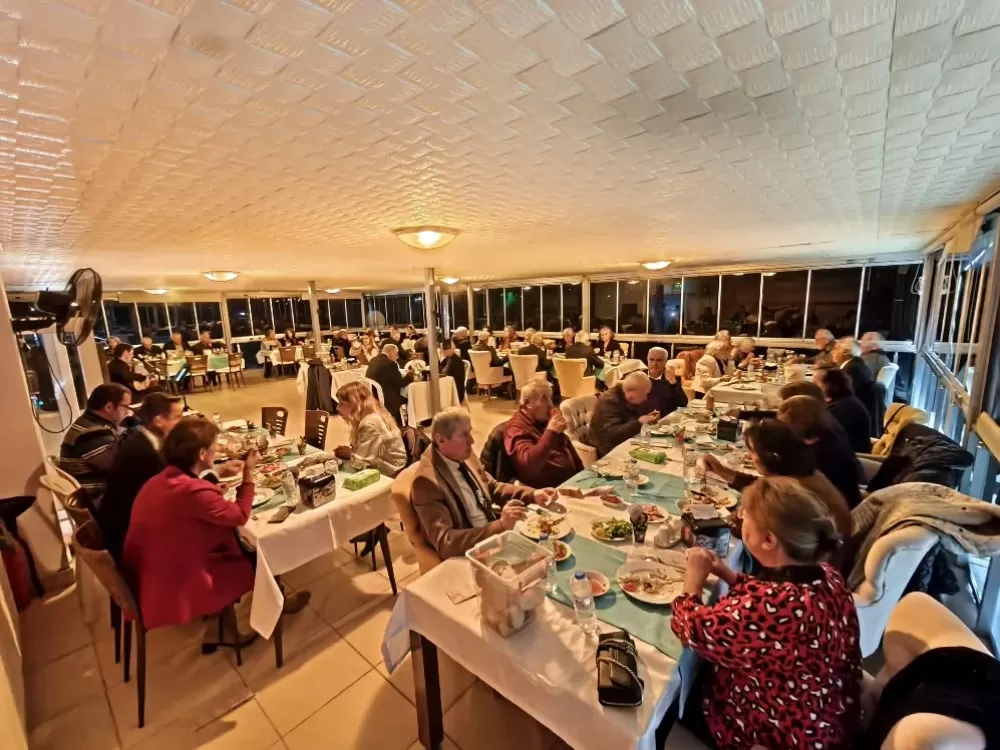 Başkan Okan Kurd, emekli öğretmenleri unutmadı! Anlamlı günde anlamlı buluşma