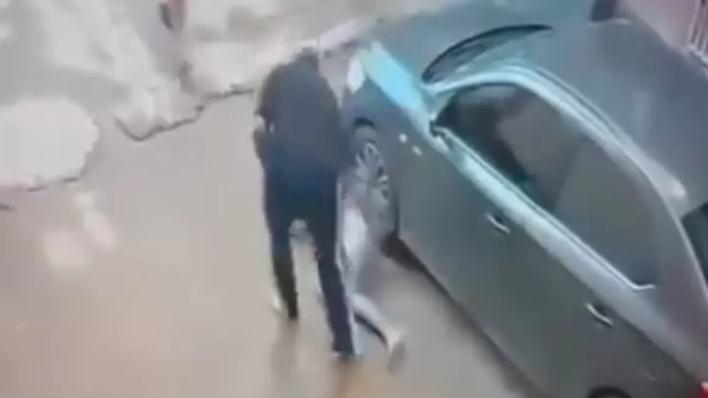 Adana Seyhan'da Yasak ilişki cinayeti kamerada  Görüntülere bıçaklama anları yansıdı