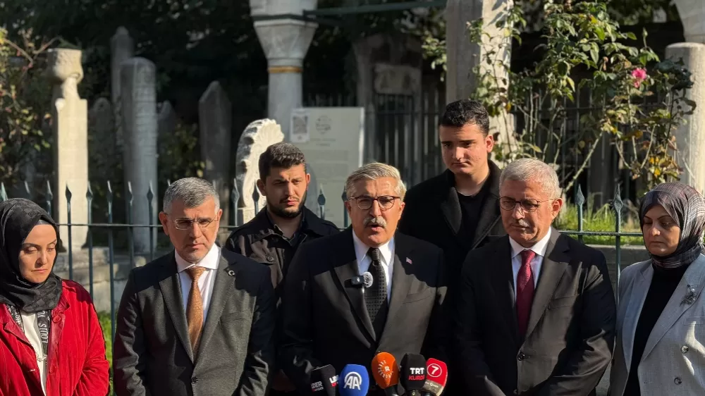 AK Parti'den Sezai Karakoç’a vefa Hüseyin Yayman’dan kabir ziyareti