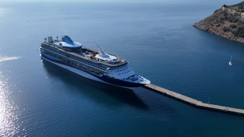 Alanya'da kruvaziyer rekoru Bu yıl 25 gemiyle 23 bin turist geldi