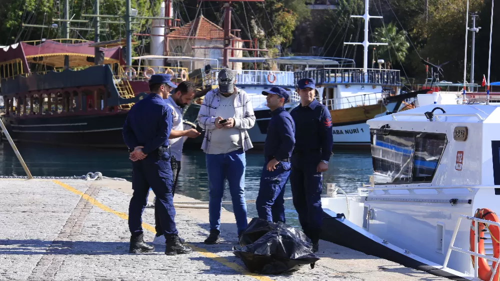 Antalya'da 15 yaşlarında kız çocuğunun cesedi denizde bulundu 