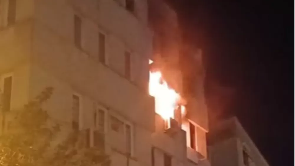 Antalya'da apartman dairesi alev alev yandı