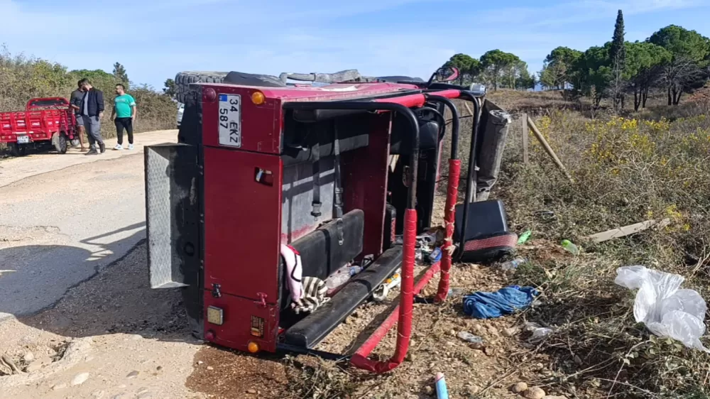 Antalya'da safari aracı devrildi: 9 turist yaralandı