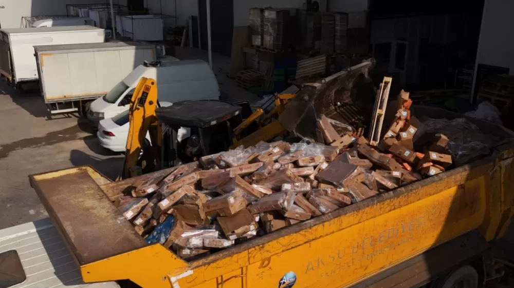 Antalya'da tarihi geçmiş 25 ton tavuk ele geçirildi, 2 işletme mühürlendi