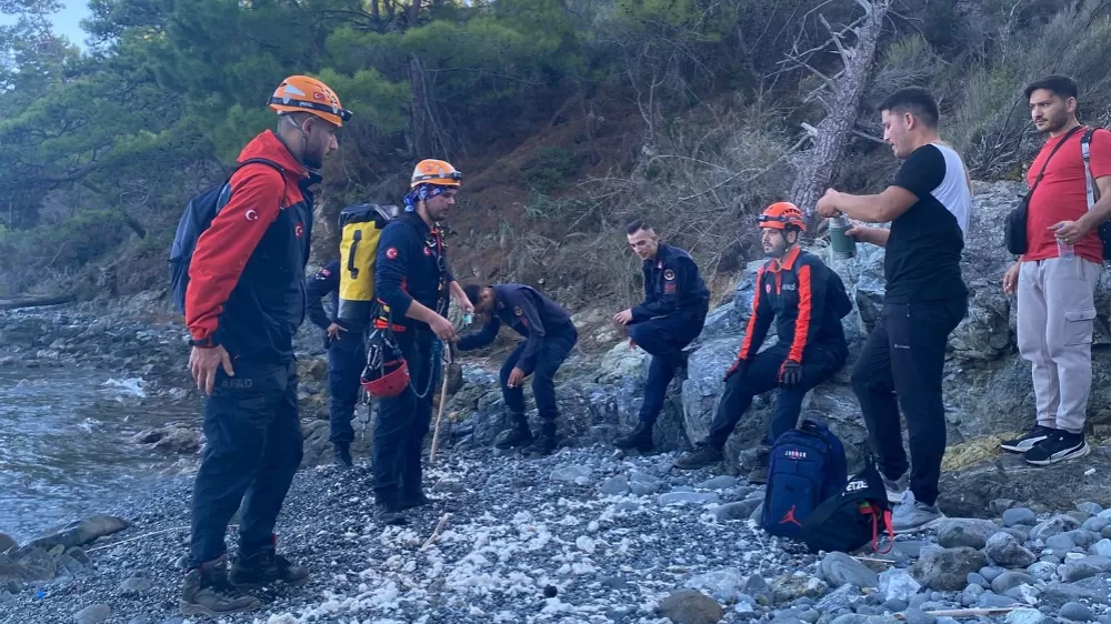 Antalya Kemer'de  Dağlık alanda mahsur kaldı, AFAD ve jandarma kurtardı