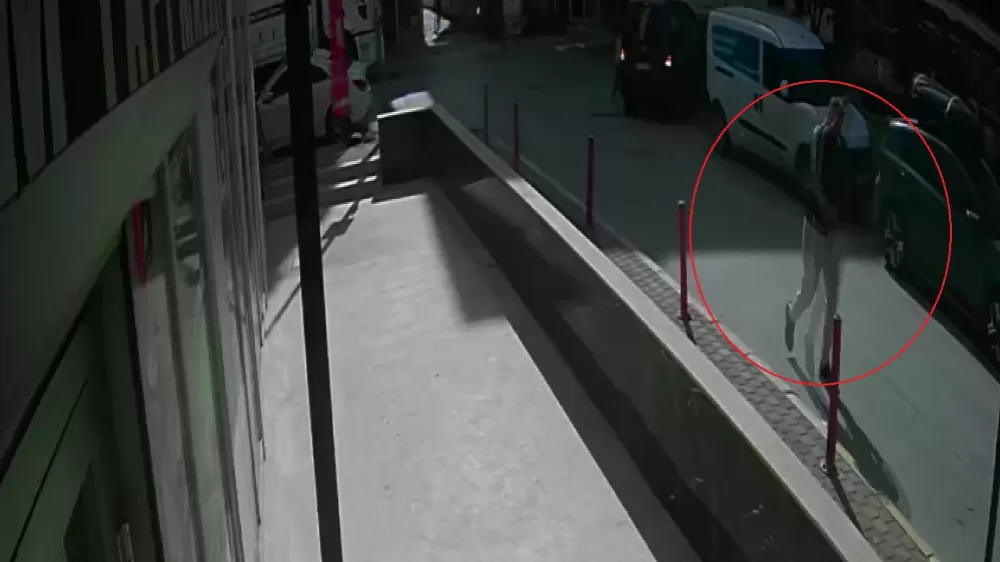 Antalya Kepez'de Yoldan Geçenlere Dehşeti Yaşatıp 1 Kişi Bıçaklamıştı 