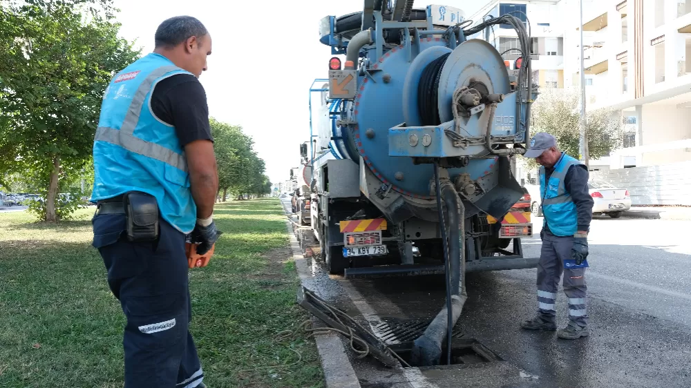 ASAT, Kepez'de yağmur suyu hatlarını temizliyor