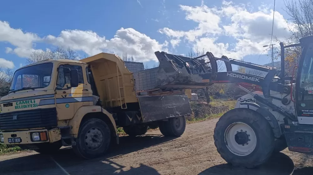 Çameli'nde kilit parke taşı döşeme çalışmaları aralıksız devam ediyor