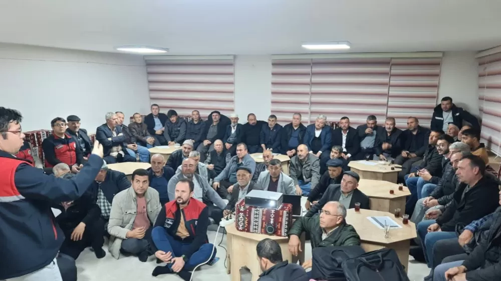 Çiftçi bilgilendirme toplantıları sürüyor