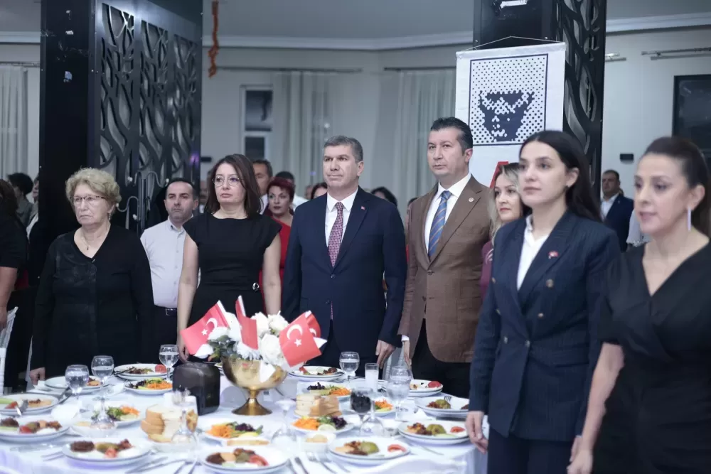 Burdur'da Cumhuriyet yemeğinde anlamlı buluşma