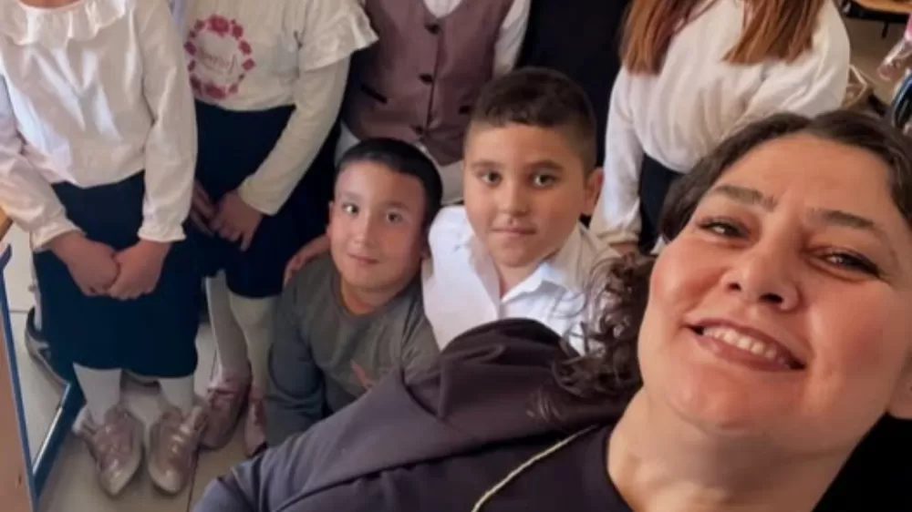 Elmalı Zümrütova’nın kalbinde, her çocuğa umut olan Hülya Öğretmen…