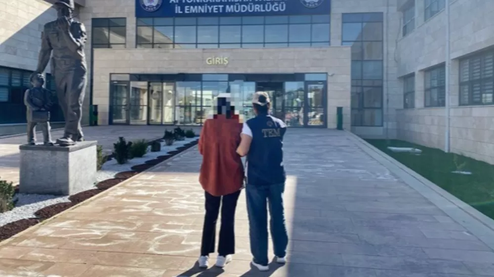FETÖ'den aranan şahsı polis yakaladı