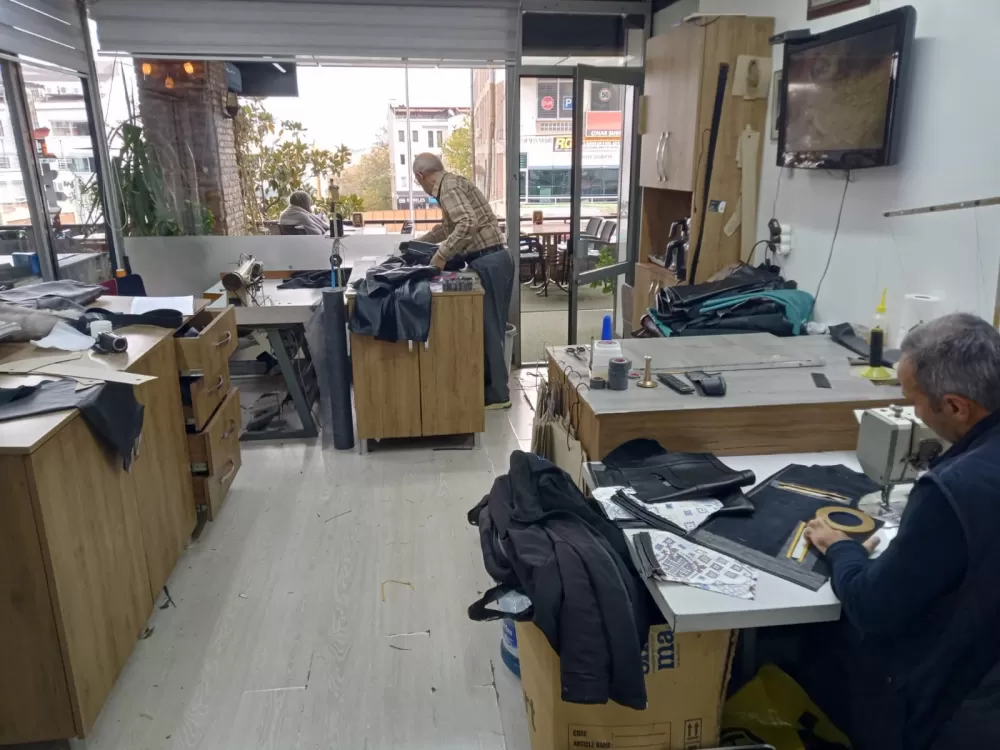 36 yıllık deri ustasının çağrısı: "Çırak yetişmiyor, meslek unutuluyor"
