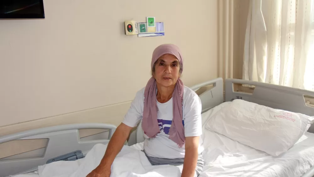 İç organları ters olan hastanın safra kesesi ameliyatı başarıyla yapıldı