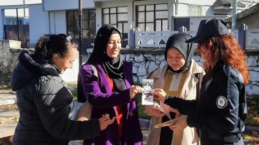 İhsaniye’de vatandaşlara kadına şiddetle mücadele anlatıldı
