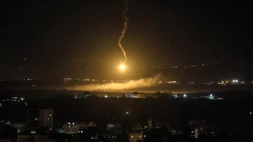  İsrail ordusu Saldırmaya Devam Ediyor Suriye’yi vurdu  ölü ve yaralılar var 