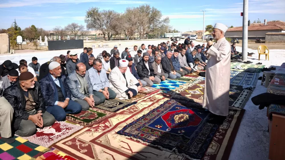 Konya Karatay'da Yoğun Katılımla Yağmur Duası Gerçekleştirildi